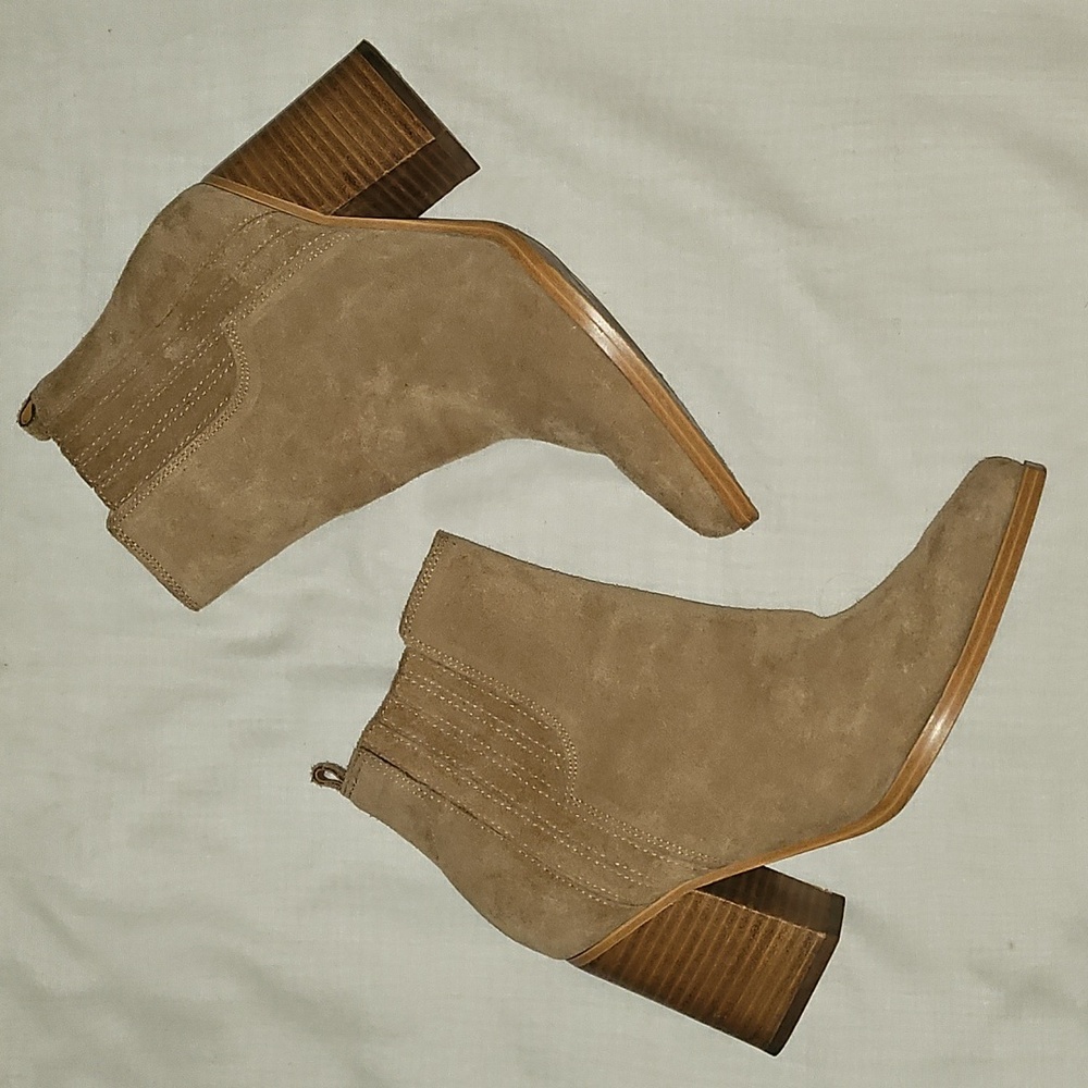 Marc Fisher Tan Suede Ankle Boots Sz 8 - Picture 2 of 13